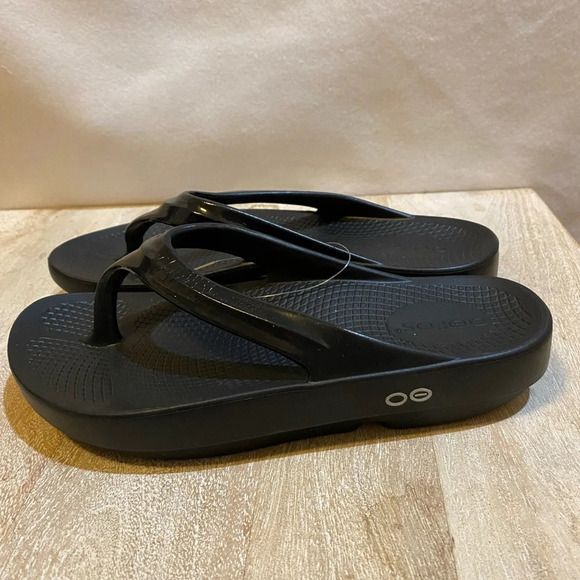 NWT Oofos recovery sandals flip flop thongs black womens - Picture 7 of 10